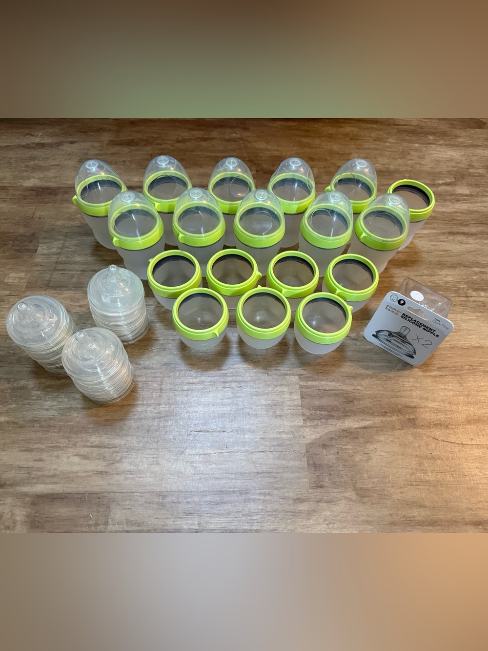 Comotomo baby bottle set green